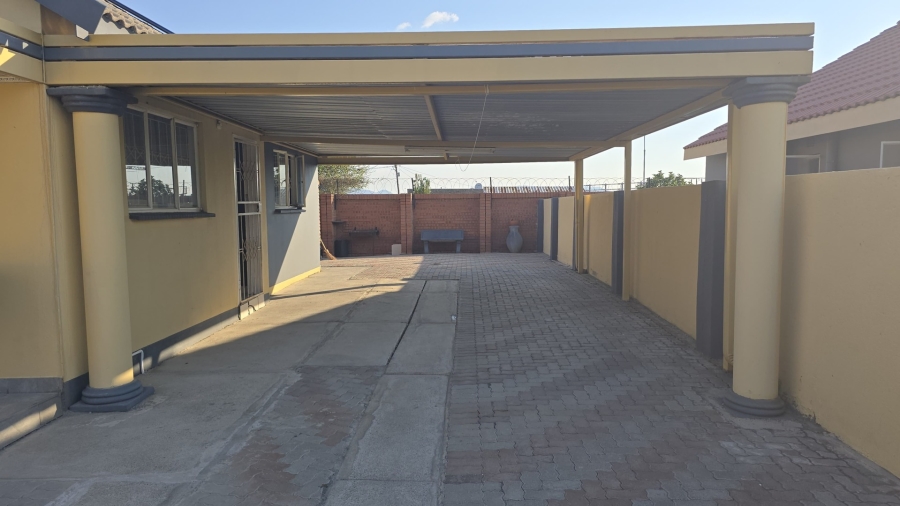 2 Bedroom Property for Sale in Freedom Park North West